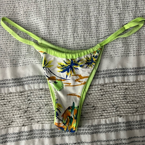 Maaji Bikini Bottoms - Picture 3 of 4